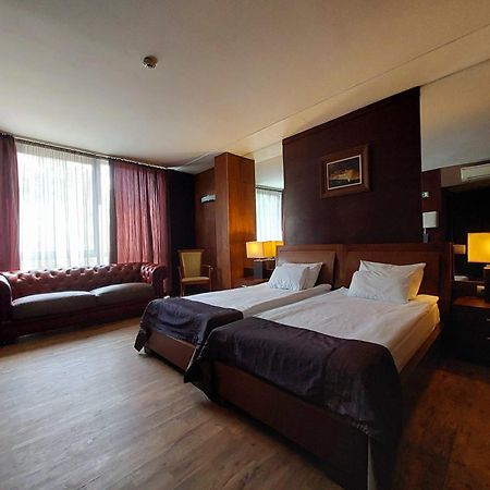 Hotel City Плевна Экстерьер фото