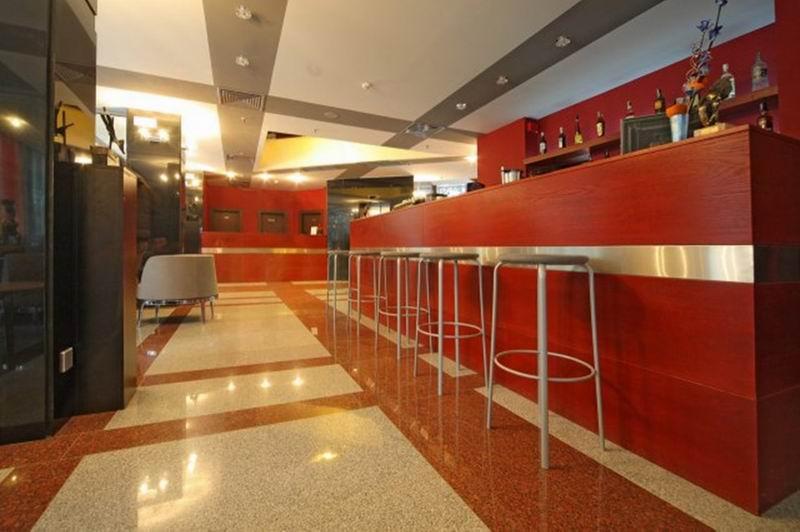 Hotel City Плевна Экстерьер фото